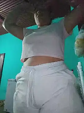 Snapshot of ValeriaSantos- chatting on 07-10-26, 01:10 ValeriaSantos- online show from 07-10-26, 01:10