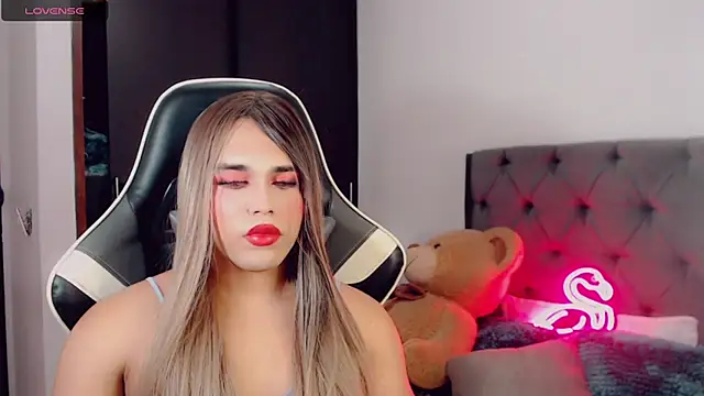 Snapshot of BIGCOCKMIA chatting on 03-10-25, 10:45 BIGCOCKMIA online show from 03-10-25, 10:45