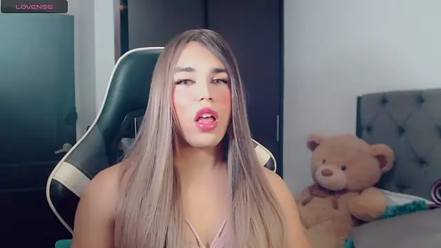 Snapshot of BIGCOCKMIA chatting on 03-17-25, 02:01 BIGCOCKMIA online show from 03-17-25, 02:01