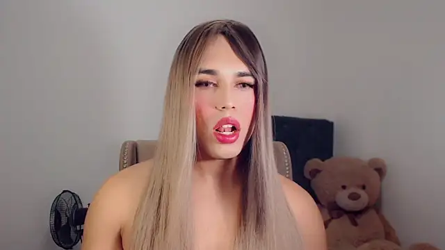 Snapshot of BIGCOCKMIA chatting on 09-18-25, 05:15 BIGCOCKMIA online show from 09-18-25, 05:15