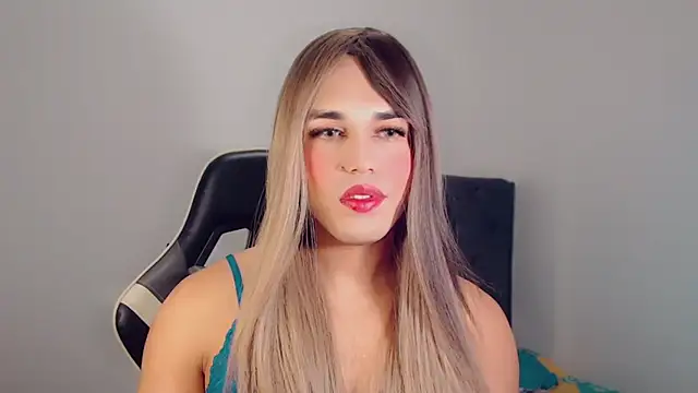 Snapshot of BIGCOCKMIA chatting on 10-13-25, 04:51 BIGCOCKMIA online show from 10-13-25, 04:51