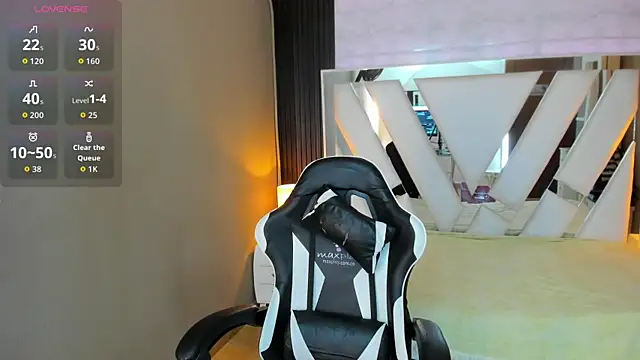 Linda4Petite online show from 03-28-26, 06:29