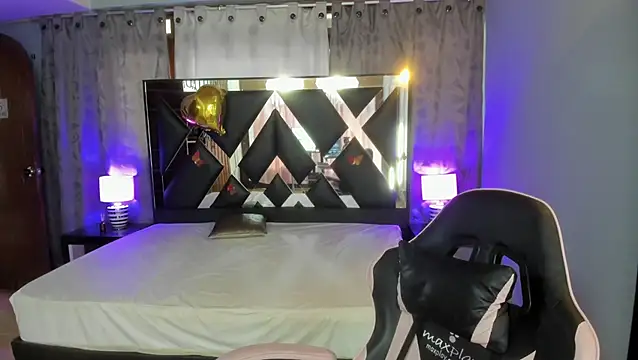 Linda4Petite online show from 06-13-26, 06:50