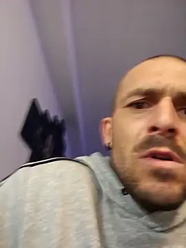 Snapshot of Afti2828 chatting on 11-18-25, 10:14 Afti2828 online show from 11-18-25, 10:14