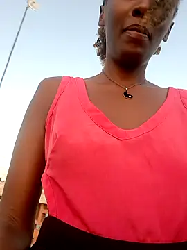 Snapshot of lynnkatrina chatting on 09-29-25, 02:55 lynnkatrina online show from 09-29-25, 02:55