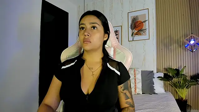 CameronCollins  online show from 11-06-25, 07:26