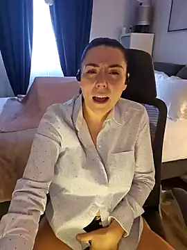 Ellie-L-Elizabeth online show from 01-19-25, 01:22