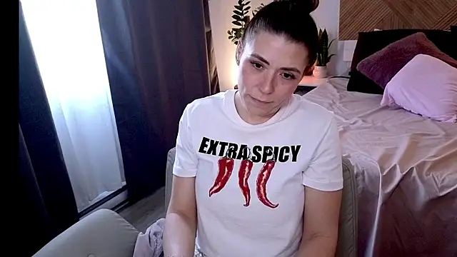 Snapshot of Ellie-L-Elizabeth chatting on 04-23-26, 07:38 Ellie-L-Elizabeth online show from 04-23-26, 07:38