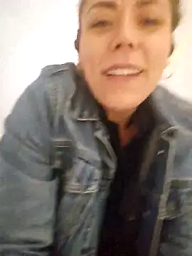 Snapshot of Ellie-L-Elizabeth chatting on 05-10-26, 03:01 Ellie-L-Elizabeth online show from 05-10-26, 03:01