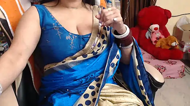 Snapshot of Naughty_Kashish chatting on 01-17-25, 10:11 Naughty Kashish online show from 01-17-25, 10:11