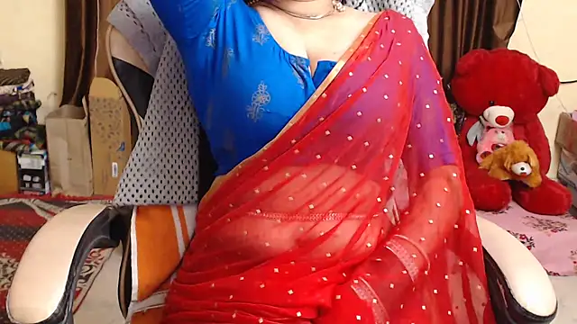 Snapshot of Naughty_Kashish chatting on 02-25-25, 12:55 Naughty Kashish online show from 02-25-25, 12:55