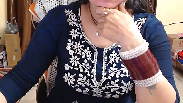 Snapshot of Naughty_Kashish chatting on 03-08-25, 05:59 Naughty Kashish online show from 03-08-25, 05:59