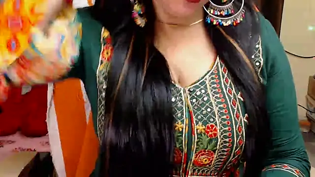 Snapshot of Naughty_Kashish chatting on 09-18-25, 09:00 Naughty Kashish online show from 09-18-25, 09:00