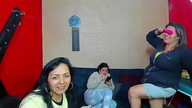 lesbiancuple online show from 11-07-25, 01:05