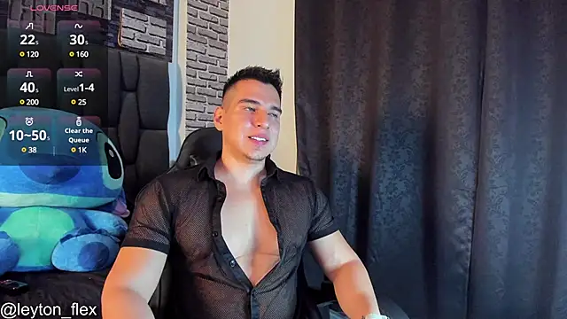 Snapshot of leyton_flex chatting on 03-18-25, 02:58 leyton flex online show from 03-18-25, 02:58