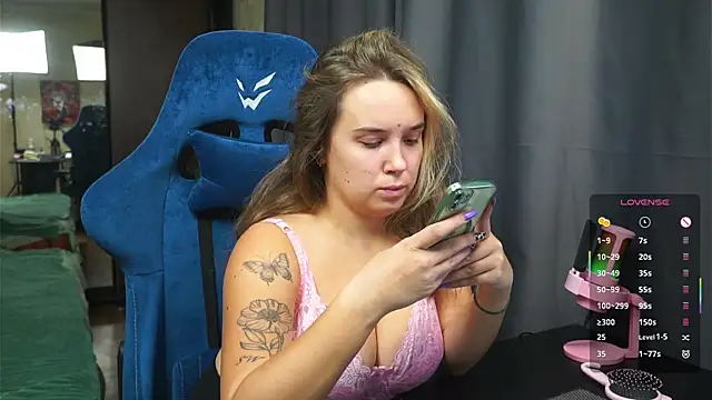 Sandra SW  online show from 11-27-25, 03:58