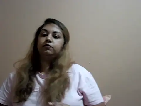 bellachow10 online show from 11-08-25, 05:34