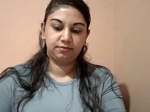 Snapshot of bellachow10 chatting on 05-29-26, 05:49 bellachow10 online show from 05-29-26, 05:49