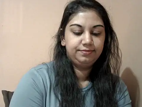 Snapshot of bellachow10 chatting on 06-01-26, 06:15 bellachow10 online show from 06-01-26, 06:15