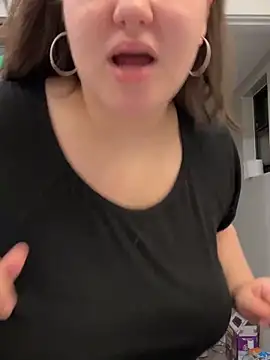 Snapshot of RosieDixx chatting on 12-10-24, 06:44 RosieDixx online show from 12-10-24, 06:44