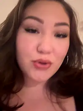 Snapshot of RosieDixx chatting on 10-31-25, 04:24 RosieDixx online show from 10-31-25, 04:24