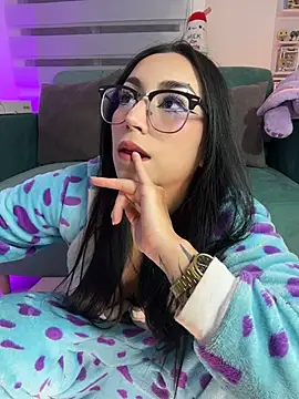 Snapshot of sophie_cute66 chatting on 05-07-26, 05:57 sophie cute66 online show from 05-07-26, 05:57
