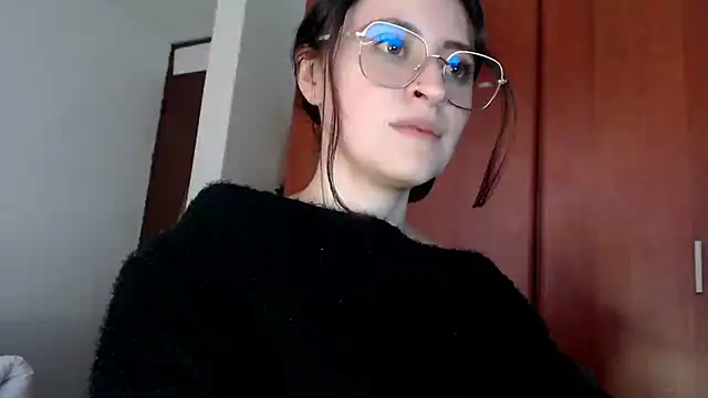 Juls winter  online show from 03-13-25, 10:32