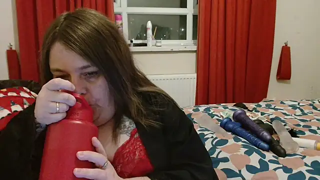 Snapshot of HouseWifeWhore_Milf chatting on 09-10-25, 07:14 HouseWifeWhore Milf online show from 09-10-25, 07:14