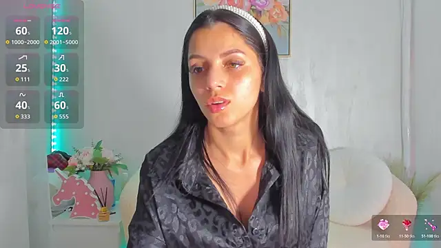 Snapshot of Sarabecker chatting on 07-23-26, 04:49 Sarabecker online show from 07-23-26, 04:49