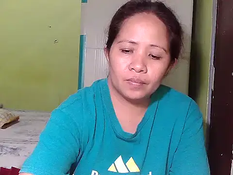 Snapshot of sweetlady_pinay chatting on 10-18-25, 12:17 sweetlady pinay online show from 10-18-25, 12:17