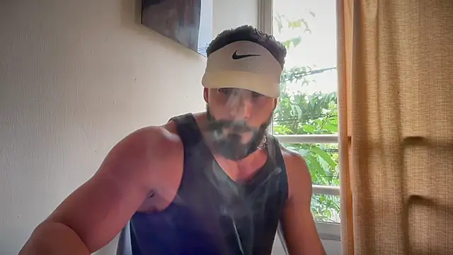 Snapshot of romeolovedark chatting on 05-06-26, 12:32 romeolovedark online show from 05-06-26, 12:32