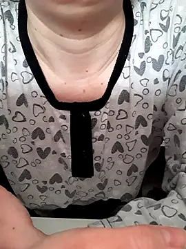 Moi Lina online show from 04-12-26, 02:00