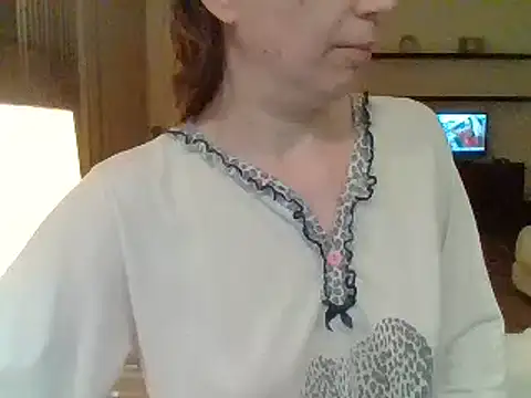 Snapshot of Moi_Lina chatting on 06-22-26, 10:07 Moi Lina online show from 06-22-26, 10:07