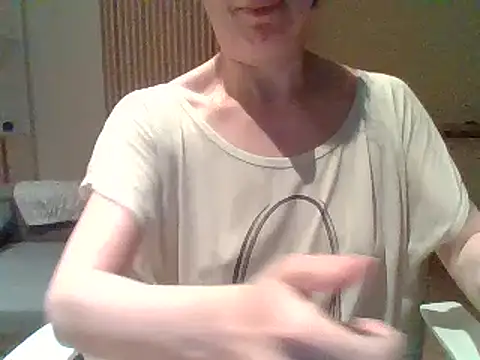 Snapshot of Moi_Lina chatting on 07-25-26, 11:13 Moi Lina online show from 07-25-26, 11:13