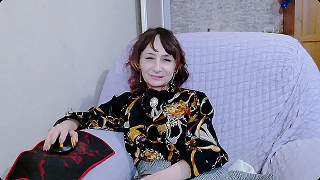 Snapshot of AnnieEltgant chatting on 12-30-24, 10:10 AnnieEltgant online show from 12-30-24, 10:10