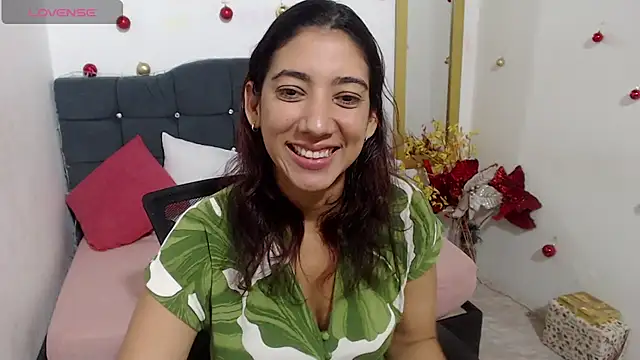 Eva Rodriguez  online show from 01-11-26, 05:51