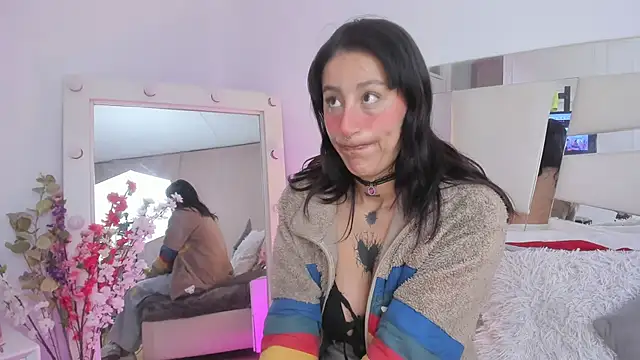 Mariana Joness online show from 11-27-25, 02:24