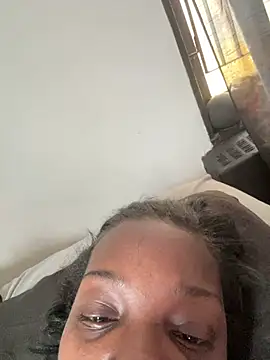 ChocolateBuns101 online show from 12-25-24, 04:54