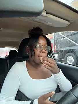 Snapshot of ChocolateBuns101 chatting on 12-28-24, 09:19 ChocolateBuns101 online show from 12-28-24, 09:19