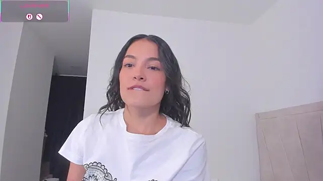 TIFFANYRUSSO online show from 07-21-26, 06:05