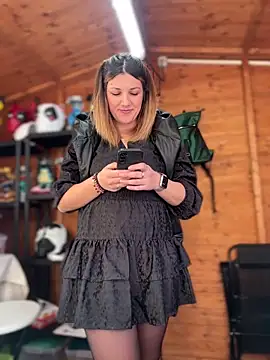 DaisyVibesss online show from 12-31-24, 01:52