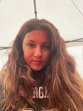 DaisyVibesss online show from 04-12-26, 09:03