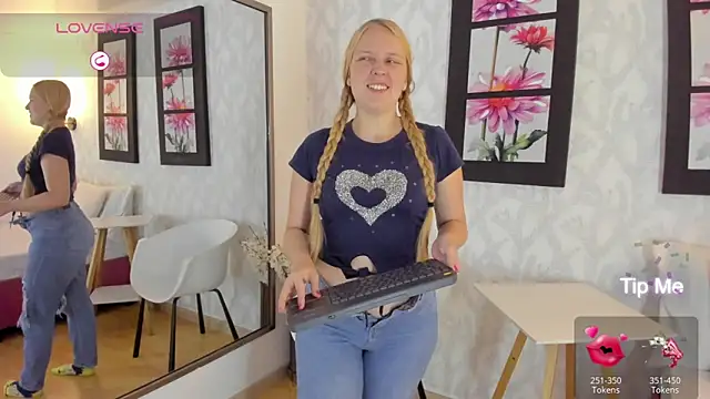 EmilySumer online show from 02-16-25, 10:32