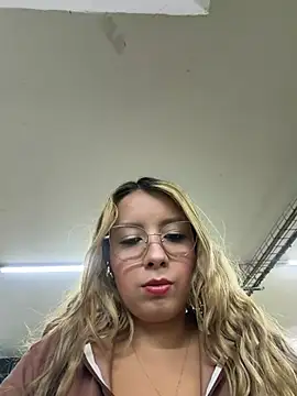 Snapshot of ValeriaHot69 chatting on 05-08-26, 03:39 ValeriaHot69 online show from 05-08-26, 03:39
