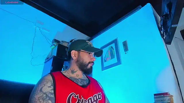 CamiloGray  online show from 10-21-25, 01:56