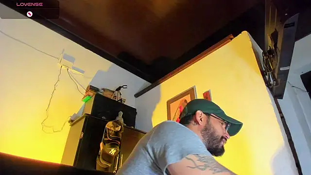 CamiloGray  online show from 10-28-25, 02:09