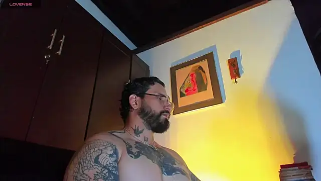 Snapshot of CamiloGray_ chatting on 04-28-26, 02:00 CamiloGray online show from 04-28-26, 02:00