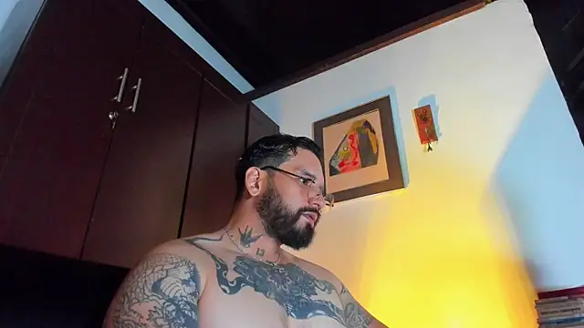 Snapshot of CamiloGray_ chatting on 05-14-26, 02:46 CamiloGray online show from 05-14-26, 02:46