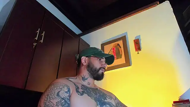 Snapshot of CamiloGray_ chatting on 05-20-26, 02:56 CamiloGray online show from 05-20-26, 02:56