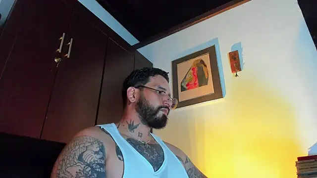 Snapshot of CamiloGray_ chatting on 05-22-26, 03:17 CamiloGray online show from 05-22-26, 03:17